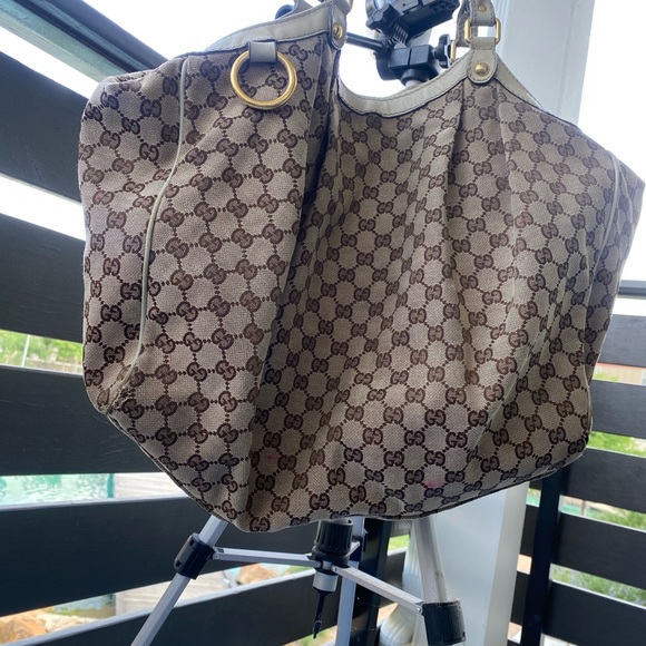 Authentic large monogram sukey Gucci tote - Picture 3 of 6